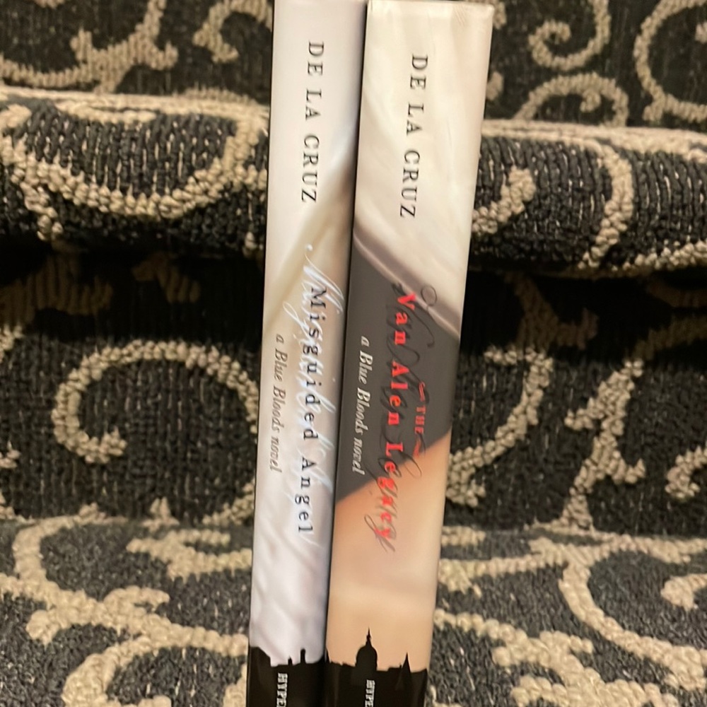 DeLa Cruz book set